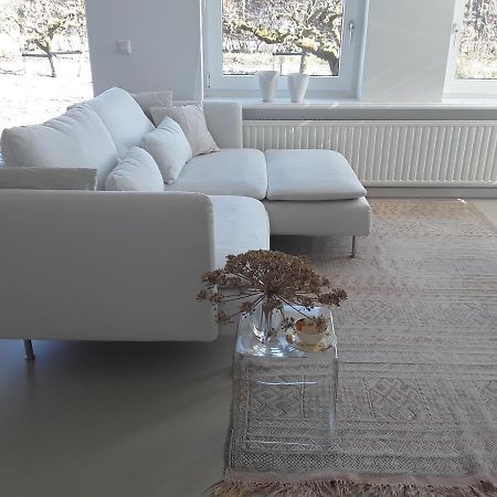 Maan B&B + Galerie Кортгене Экстерьер фото